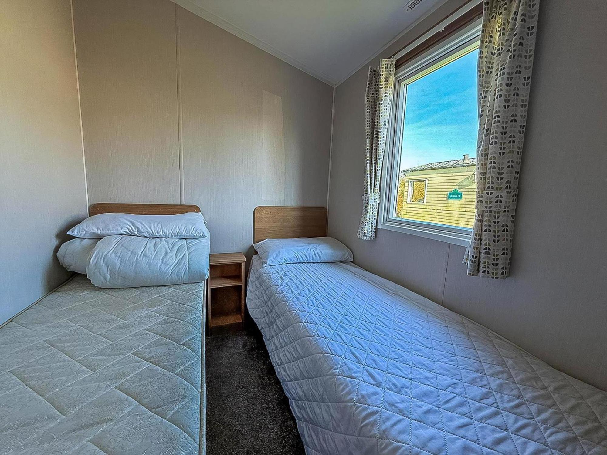 Lovely 8 Berth Caravan In Southview Holiday Park, Ref 33042Tc Skegness Exteriör bild