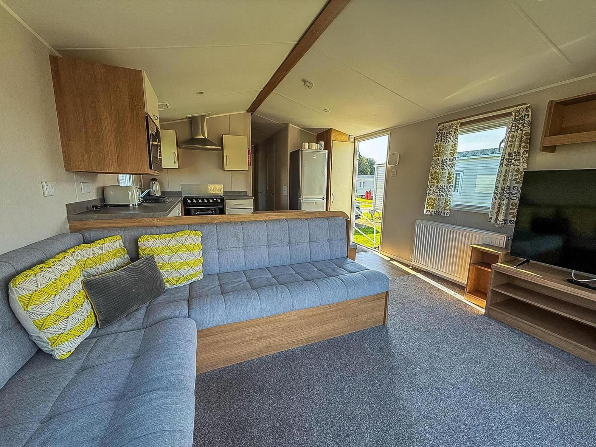 Lovely 8 Berth Caravan In Southview Holiday Park, Ref 33042Tc Skegness Exteriör bild