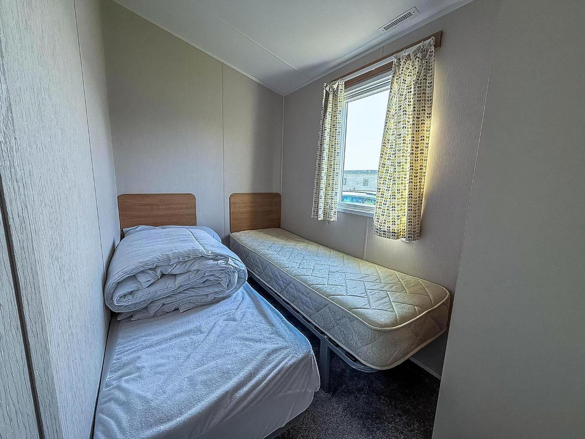 Lovely 8 Berth Caravan In Southview Holiday Park, Ref 33042Tc Skegness Exteriör bild